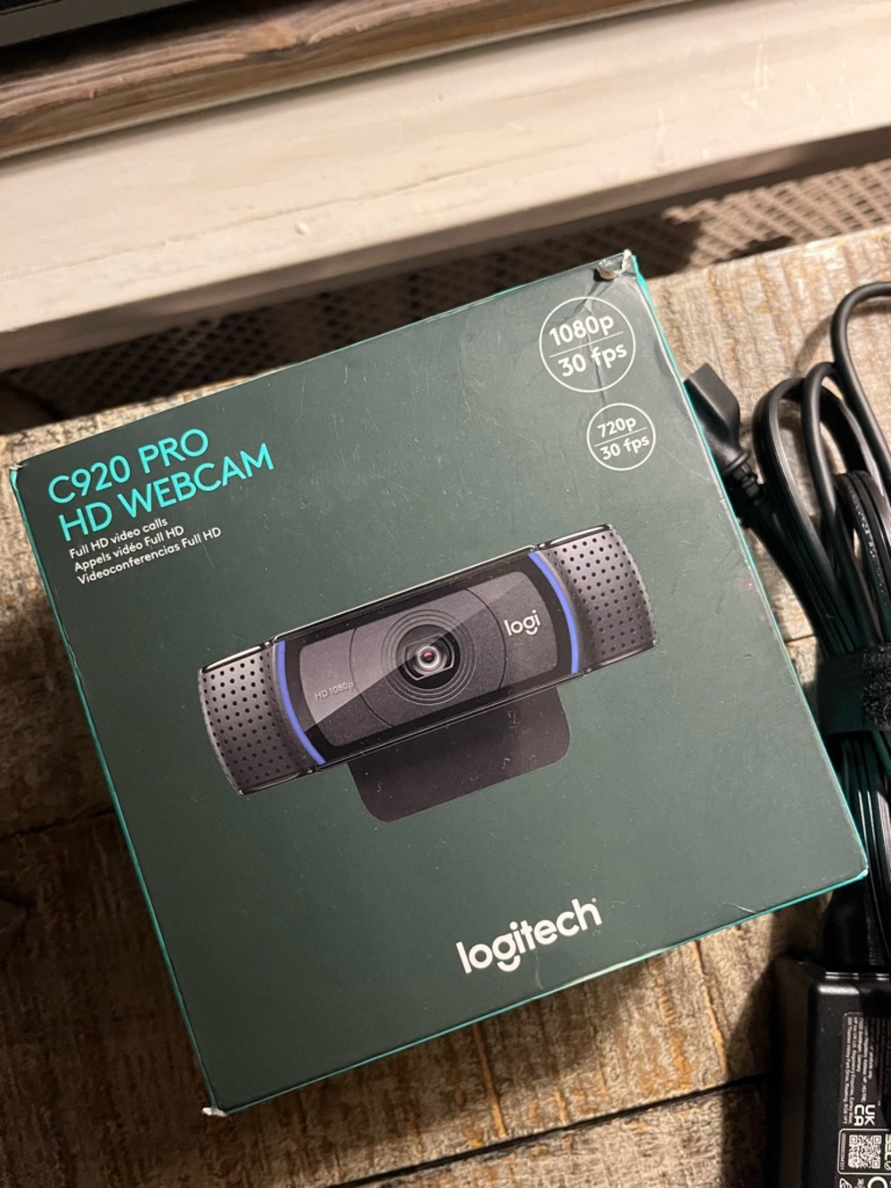 Logitech C920 Pro HD Webcam - Black with Blue Accents